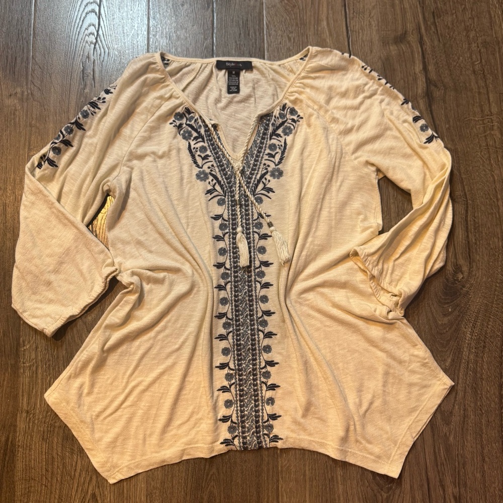 Style & Co. white ivory Tunic with blue Embroidery size medium women